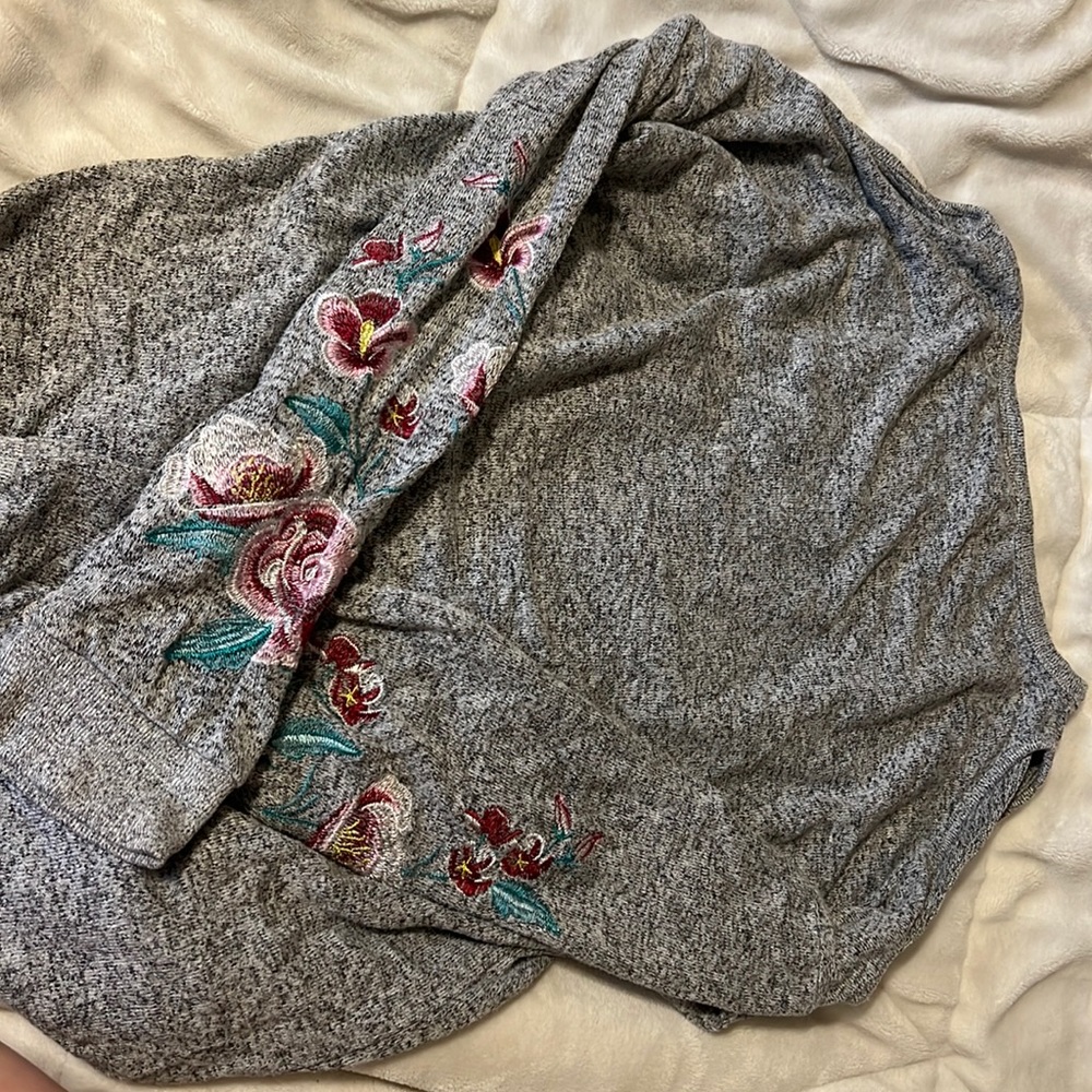Comfy grey sweater with fun sleeves